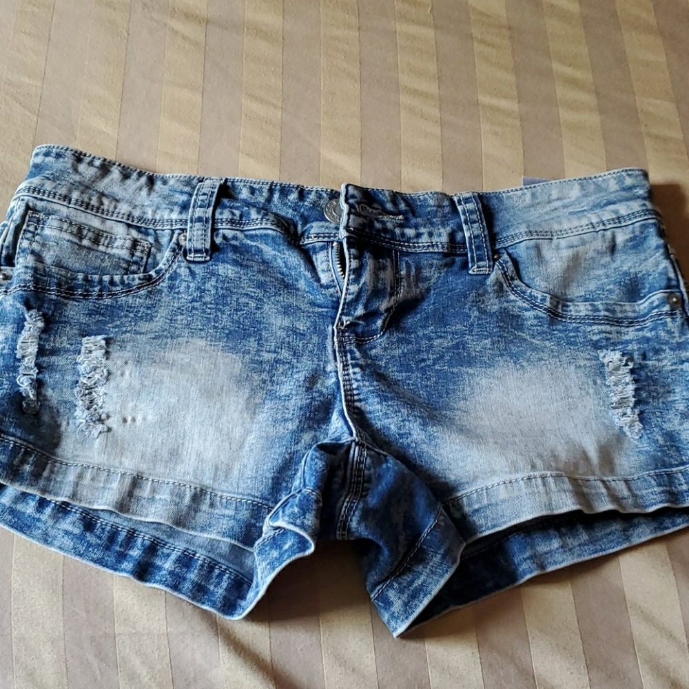 Guess  shorts sz 27